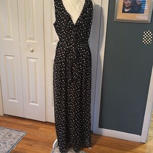 Roz &Ali jumpsuit sz 10 back zipper.black and white